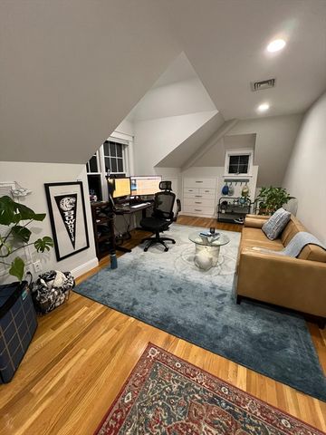 117 Sutherland Rd. 117, Boston, MA 02135