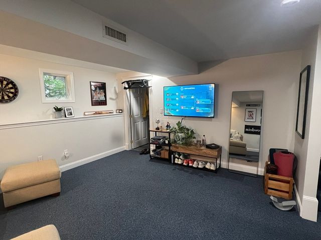 117 Sutherland Rd. 117, Boston, MA 02135