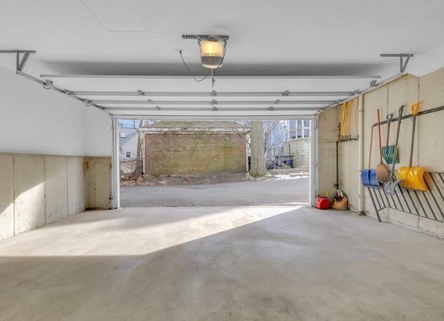 117 Sutherland Rd. 117, Boston, MA 02135