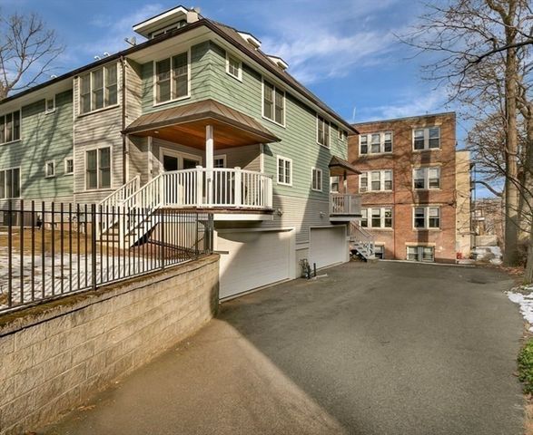 117 Sutherland Rd. 117, Boston, MA 02135