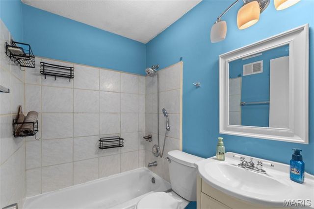 533 Golfwood Drive Drive, Ballwin, MO 63021