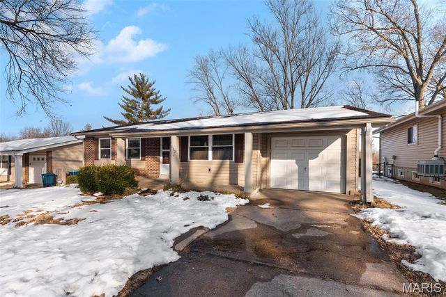 533 Golfwood Drive Drive, Ballwin, MO 63021