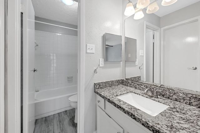 18519 Egret Bay Boulevard 1803, Webster, TX 77058