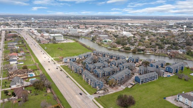 18519 Egret Bay Boulevard 1803, Webster, TX 77058