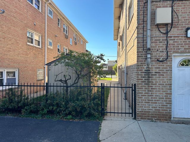 3820 W 47th Street 2ne, Chicago, IL 60632