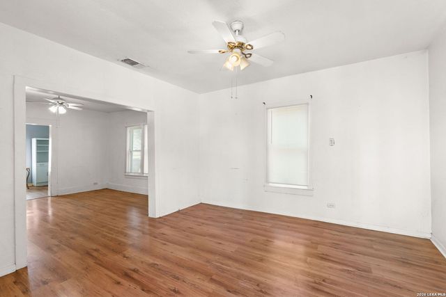 612 E Mistletoe Ave, San Antonio, TX 78212