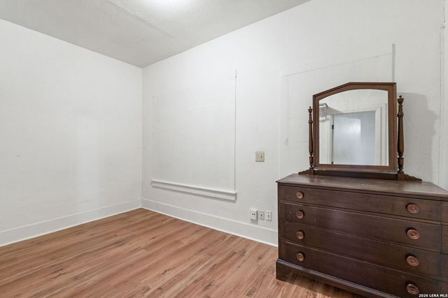 612 E Mistletoe Ave, San Antonio, TX 78212