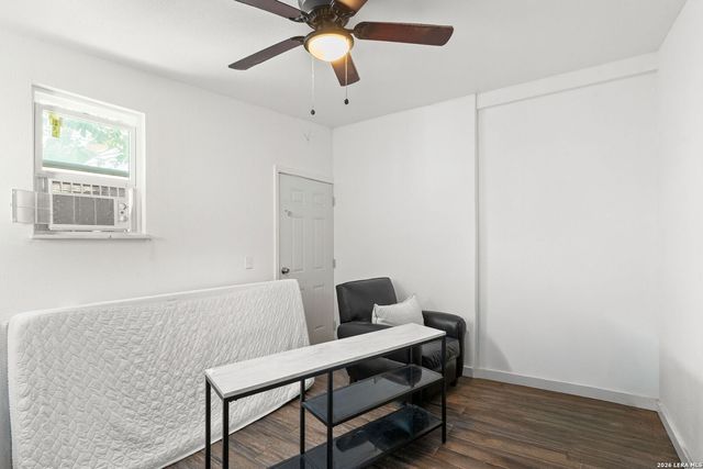 612 E Mistletoe Ave, San Antonio, TX 78212