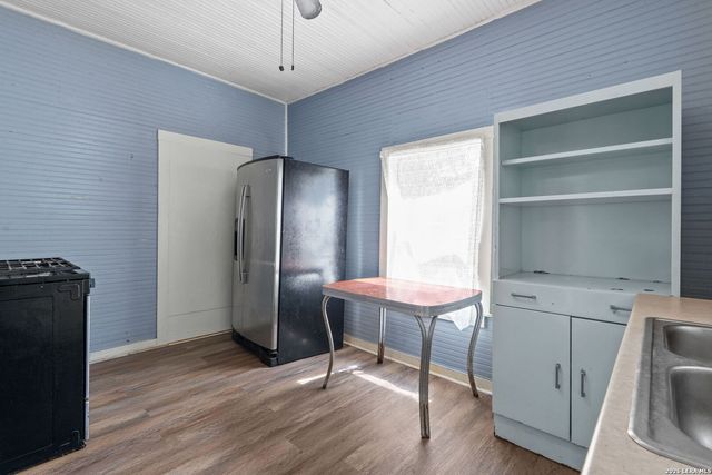 612 E Mistletoe Ave, San Antonio, TX 78212