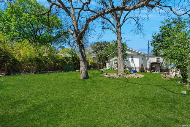 612 E Mistletoe Ave, San Antonio, TX 78212