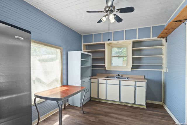 612 E Mistletoe Ave, San Antonio, TX 78212