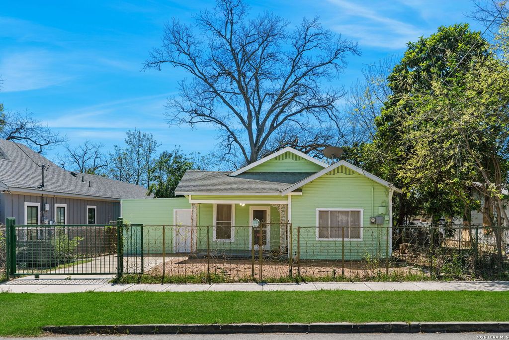 612 E Mistletoe Ave, San Antonio, TX 78212