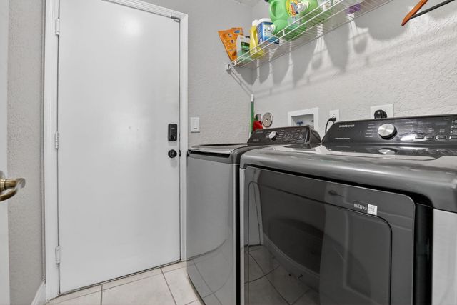 1583 SW 186th Terrace, Pembroke Pines, FL 33029