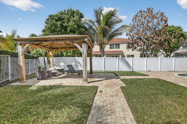 1583 SW 186th Terrace, Pembroke Pines, FL 33029