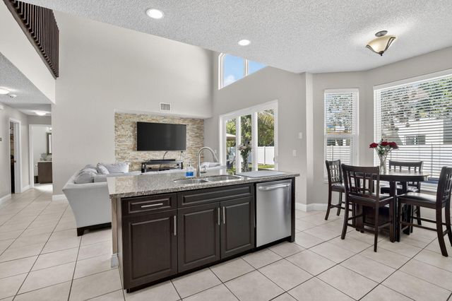 1583 SW 186th Terrace, Pembroke Pines, FL 33029