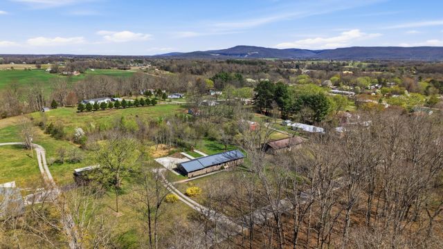 166 Bains Rd, Hillsboro, TN 37342