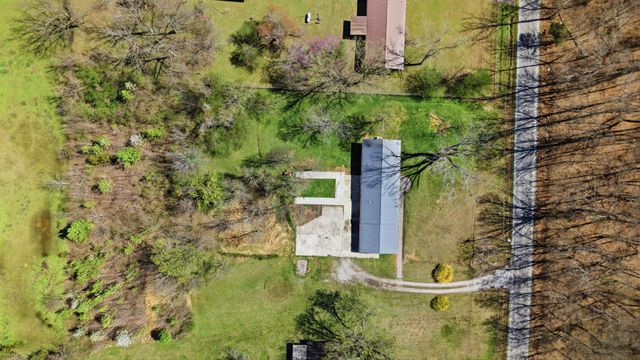 166 Bains Rd, Hillsboro, TN 37342