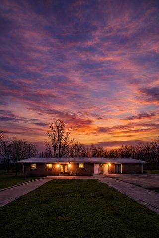 166 Bains Rd, Hillsboro, TN 37342