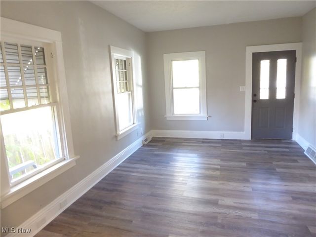 3712 W 103rd Street, Cleveland, OH 44111