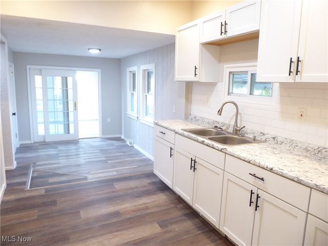 3712 W 103rd Street, Cleveland, OH 44111