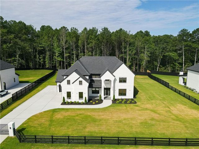 5797 Orouke Rd, Sugar Hill, GA 30518