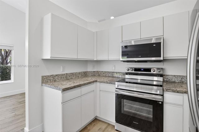 4219 Cherrywood Ct, Weston, FL 33331