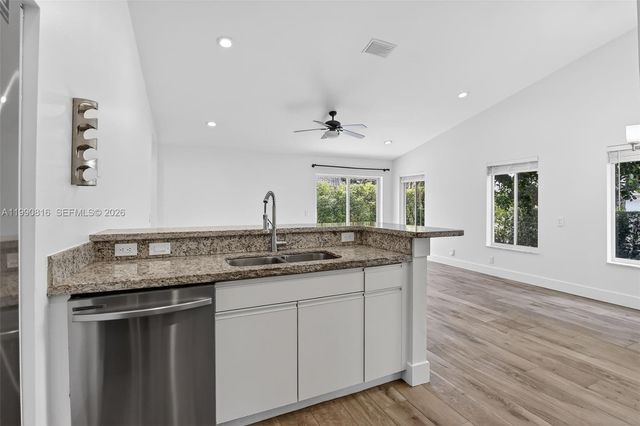 4219 Cherrywood Ct, Weston, FL 33331