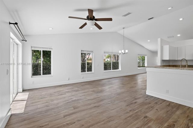 4219 Cherrywood Ct, Weston, FL 33331