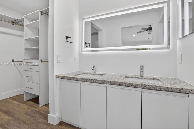 4219 Cherrywood Ct, Weston, FL 33331