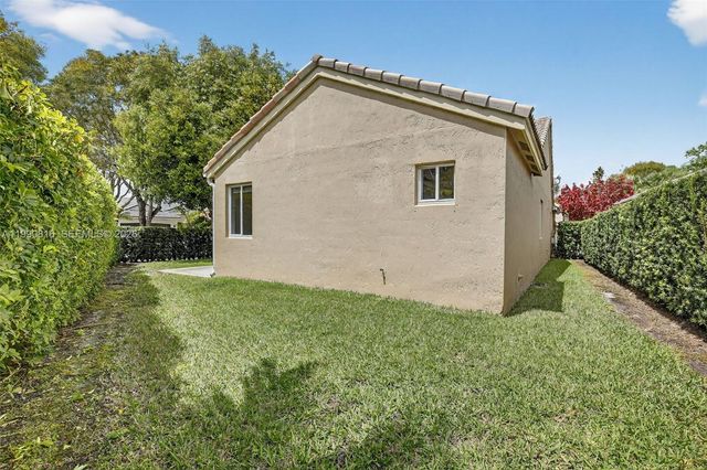 4219 Cherrywood Ct, Weston, FL 33331