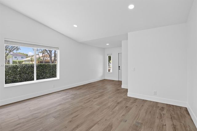 4219 Cherrywood Ct, Weston, FL 33331