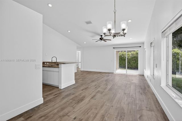 4219 Cherrywood Ct, Weston, FL 33331