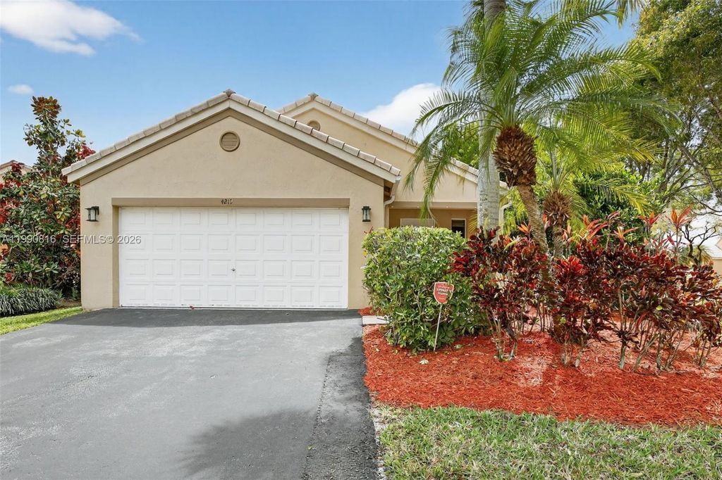 4219 Cherrywood Ct, Weston, FL 33331