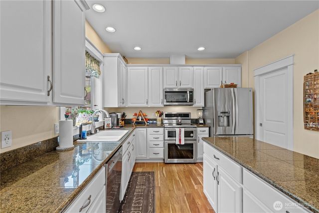 2010 26th Place SE, Puyallup, WA 98372