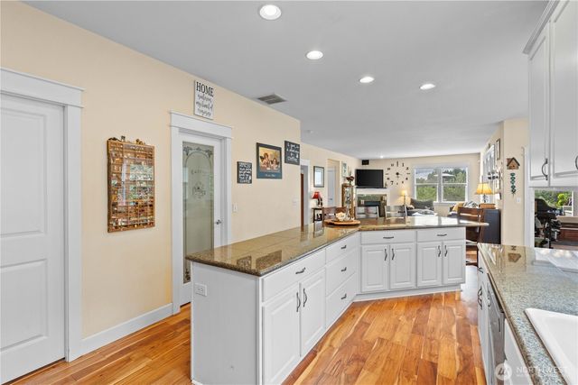 2010 26th Place SE, Puyallup, WA 98372
