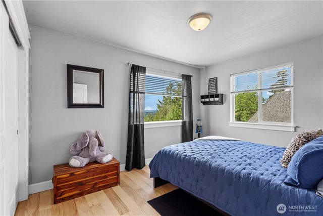 2010 26th Place SE, Puyallup, WA 98372