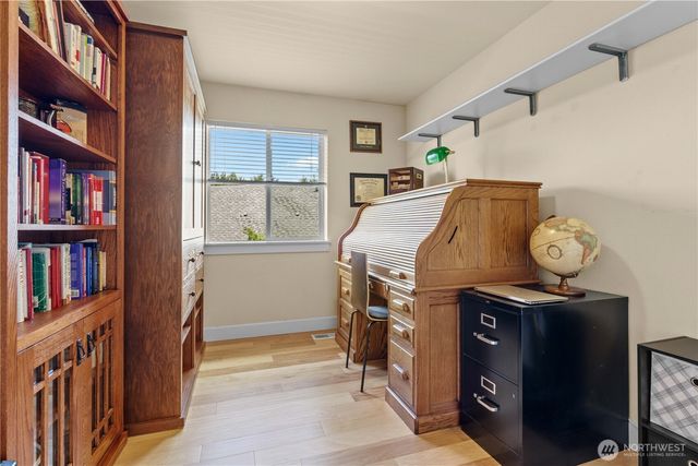 2010 26th Place SE, Puyallup, WA 98372
