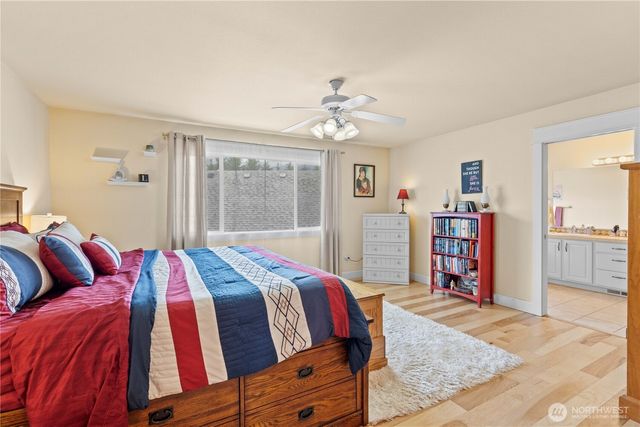 2010 26th Place SE, Puyallup, WA 98372