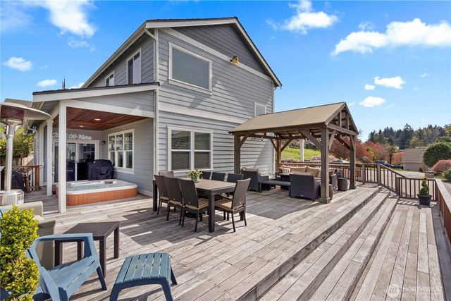 2010 26th Place SE, Puyallup, WA 98372