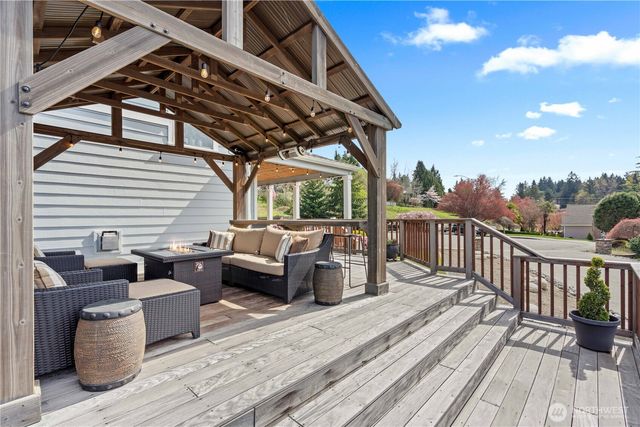 2010 26th Place SE, Puyallup, WA 98372