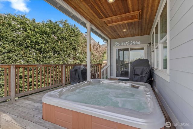 2010 26th Place SE, Puyallup, WA 98372