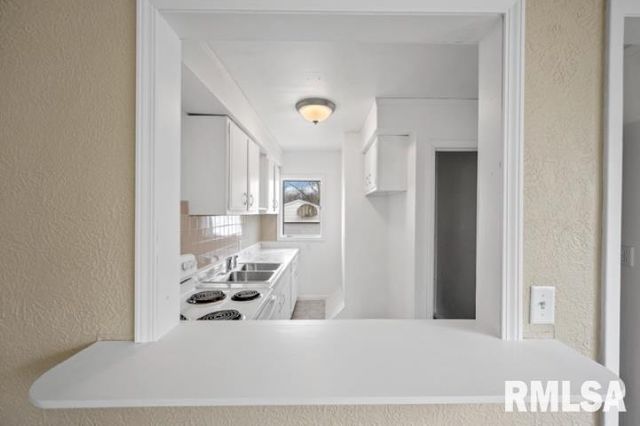 2212 N ELLIS Street, Peoria, IL 61604