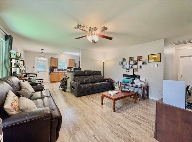 1709 Chisolm Trai, Corpus Christi, TX 78410