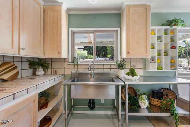 567 Avocado Place, Camarillo, CA 93010