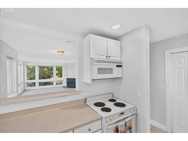 520 Se COLUMBIA RIVER Dr 216, Vancouver, WA 98661