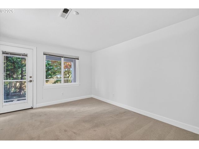 520 Se COLUMBIA RIVER Dr 216, Vancouver, WA 98661