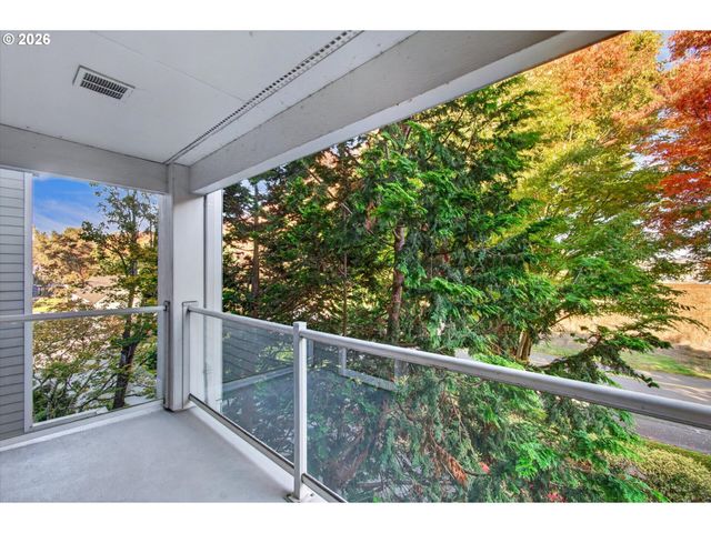 520 Se COLUMBIA RIVER Dr 216, Vancouver, WA 98661