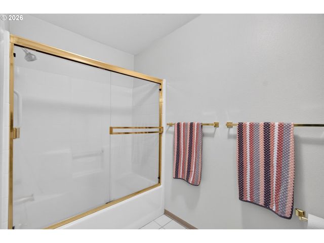 520 Se COLUMBIA RIVER Dr 216, Vancouver, WA 98661