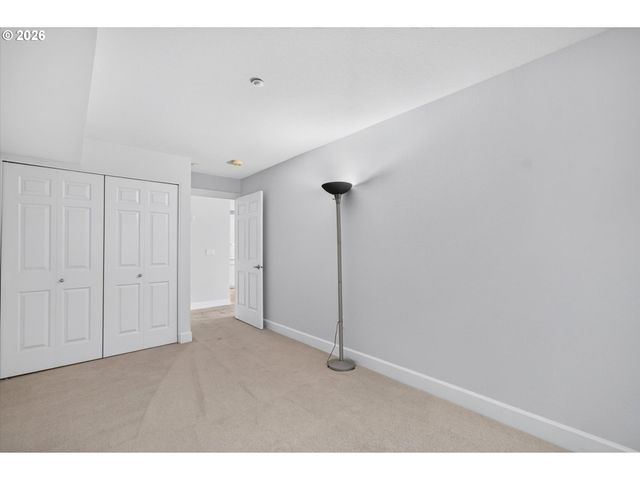 520 Se COLUMBIA RIVER Dr 216, Vancouver, WA 98661