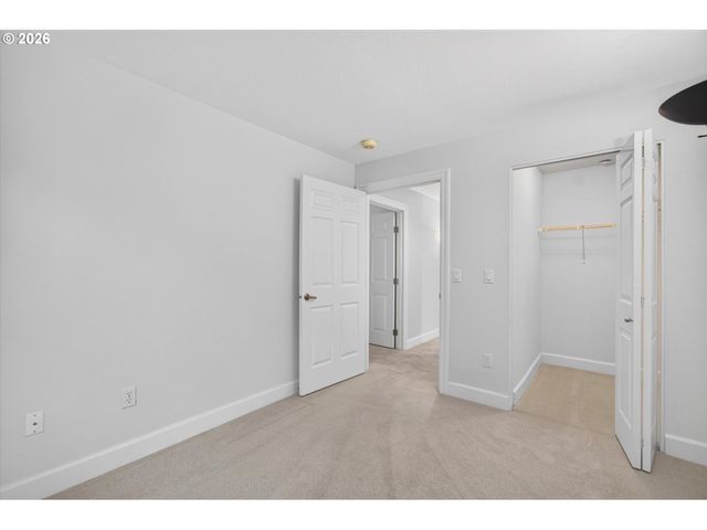 520 Se COLUMBIA RIVER Dr 216, Vancouver, WA 98661